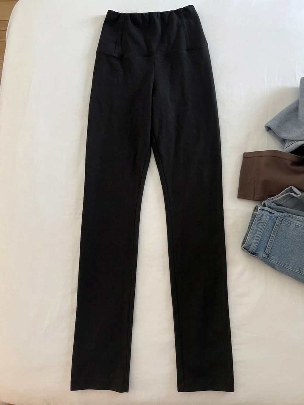 Aritzia Black High-Rise Skinny Pants